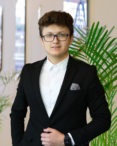 Suat Başam